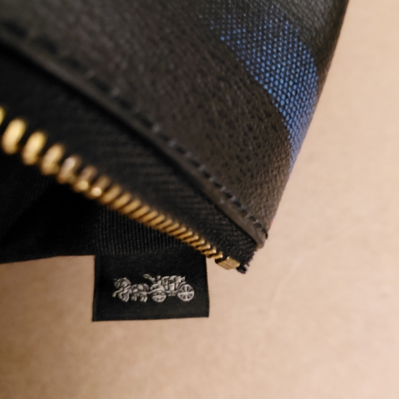 Coach Corner Zip Wristlet With Disco Star Print C7291 EUC - Picture 6 of 9